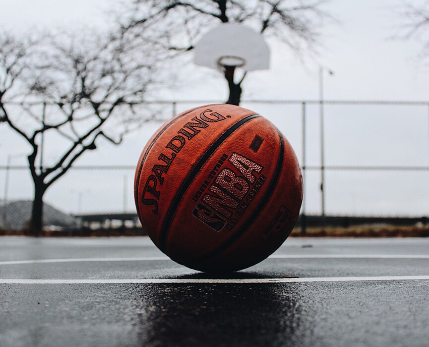 Imagem com uma bola de basquete